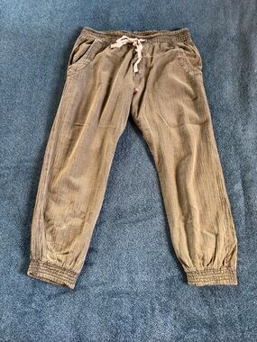 Rip Curl Women's Olive Drawstring Cropped Joggers